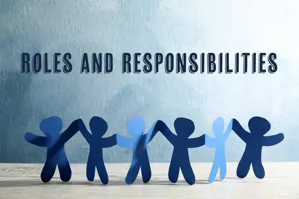 papieren poppetjes met daarboven rules and responsibility